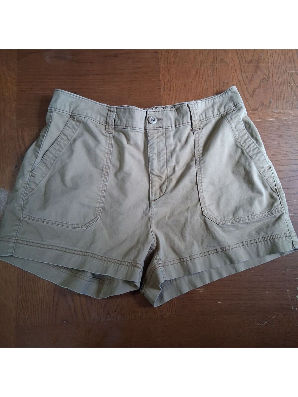 Old Navy khaki chino shorts